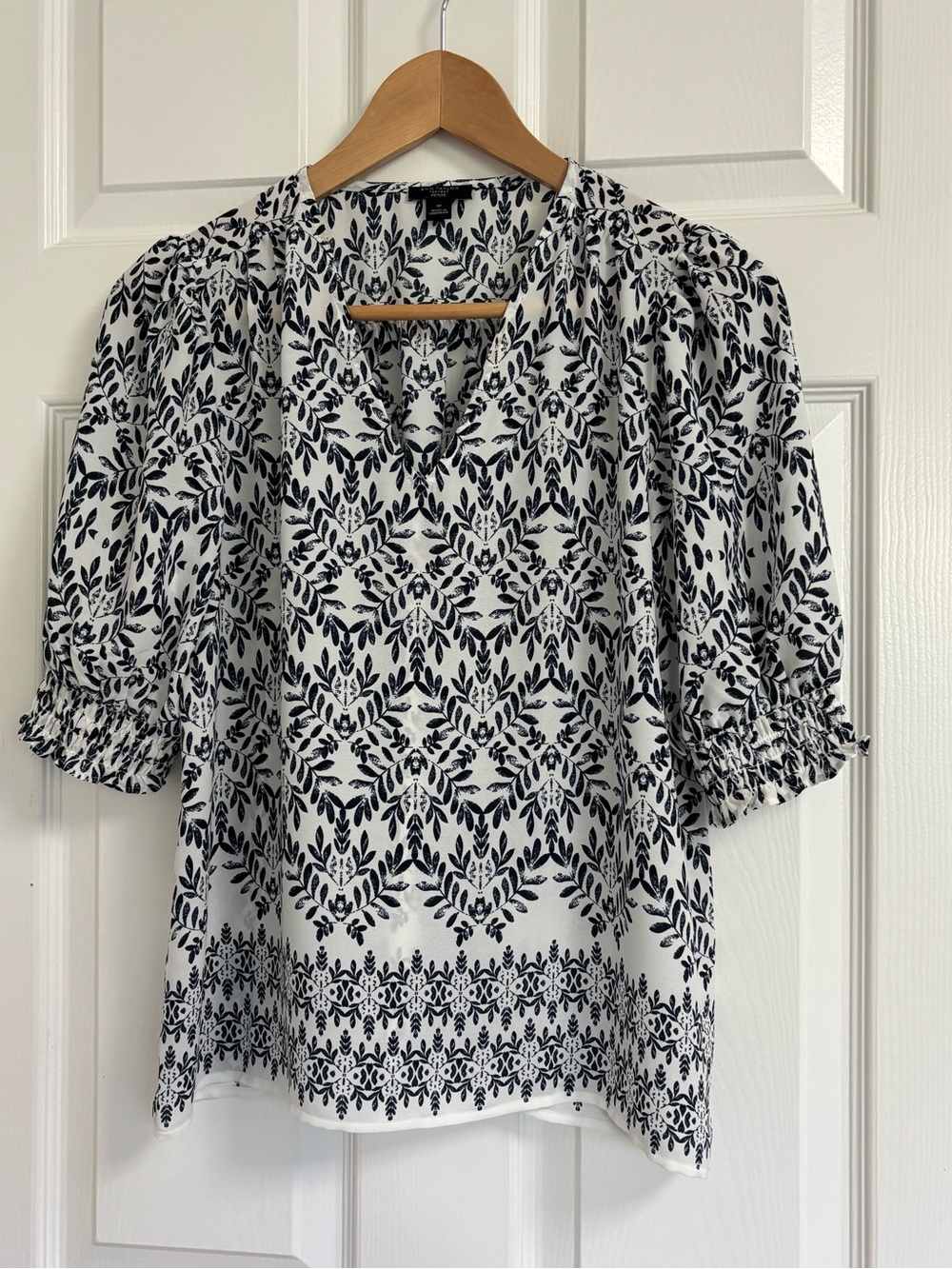 Navy  & White Printed Puff Sleeve Blouse